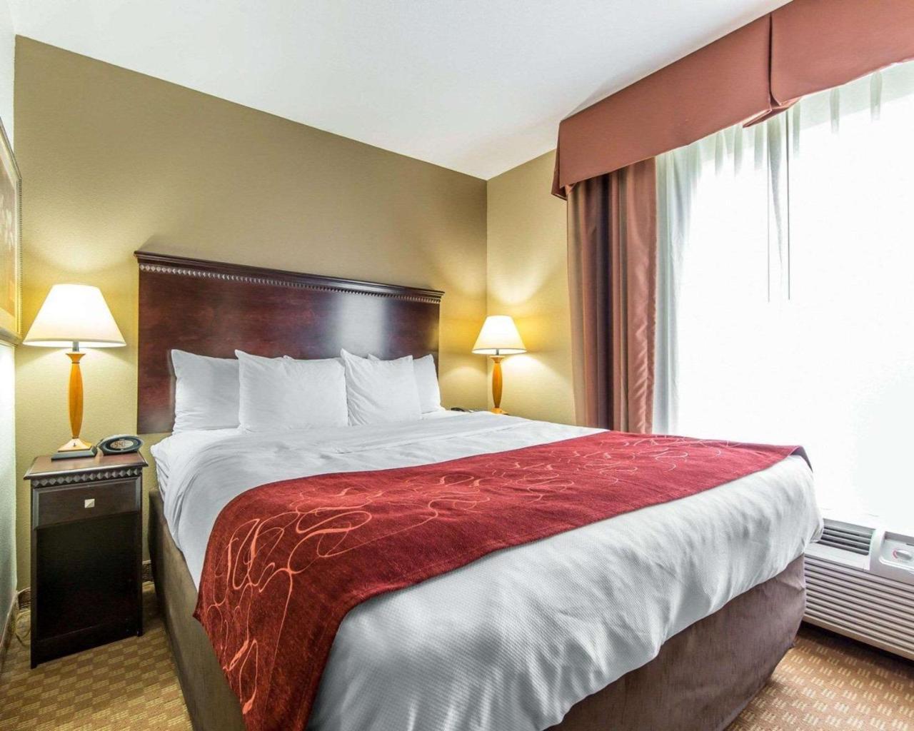 คอมฟอร์ต สวีท นอ์ท น็อกซ์วิลล์ Hotel ภายนอก รูปภาพ